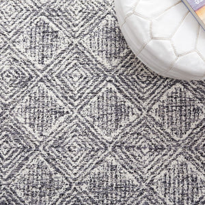 Safavieh Ebony 204 Hand Tufted Geometric Rug Charcoal / Ivory 4' x 6'