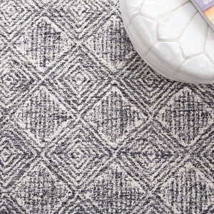 Safavieh Ebony 204 Hand Tufted Geometric Rug Charcoal / Ivory 5' x 8'