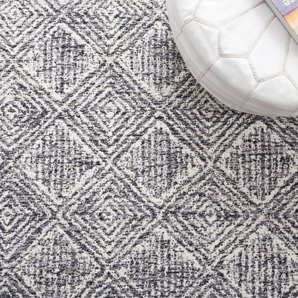 Safavieh Ebony 204 Hand Tufted Geometric Rug Charcoal / Ivory 5' x 8'