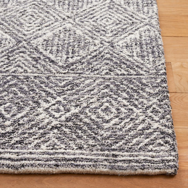 Safavieh Ebony 204 Hand Tufted Geometric Rug Charcoal / Ivory 5' x 8'