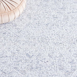 Safavieh Ebony 205 Hand Tufted Traditional Rug Grey / Ivory 5' x 8'