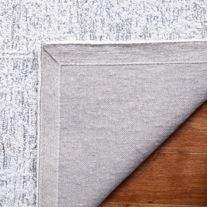 Safavieh Ebony 205 Hand Tufted Traditional Rug Grey / Ivory 5' x 8'