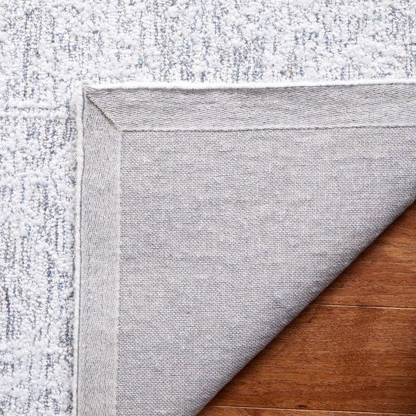 Safavieh Ebony 205 Hand Tufted Traditional Rug Grey / Ivory 5' x 8'