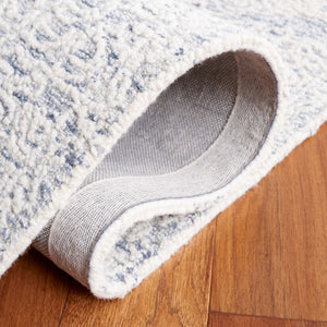 Safavieh Ebony 206 Hand Tufted Traditional Rug Grey / Ivory 4' x 6'