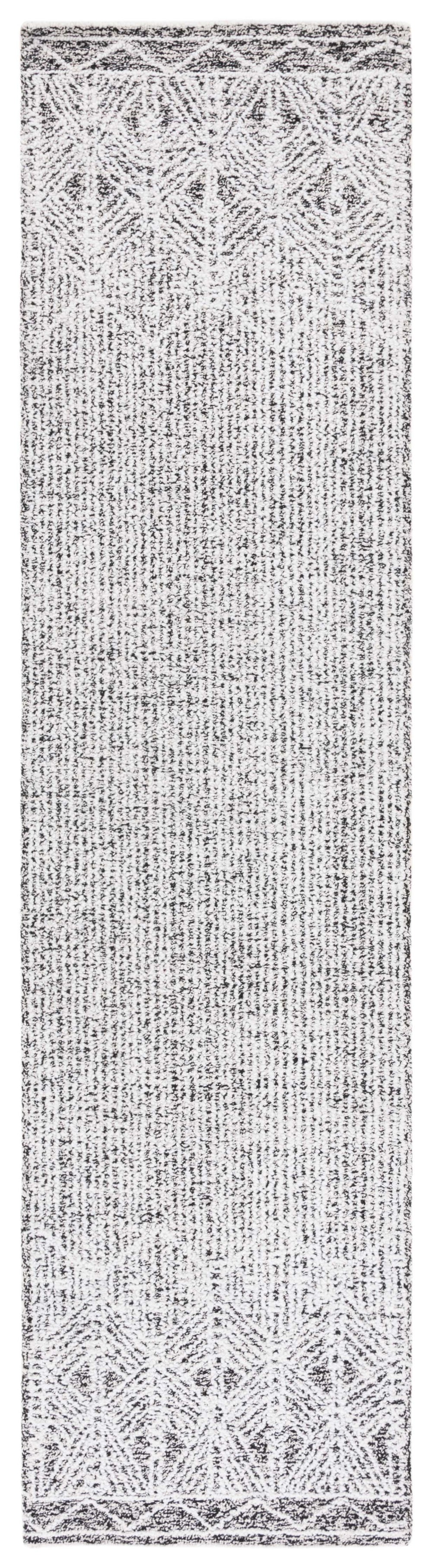 Safavieh Ebony 210 Hand Tufted Traditional Rug Ivory / Black 2'-3" x 9'