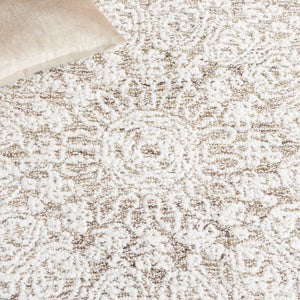 Safavieh Ebony 211 Hand Tufted Traditional Rug Ivory / Brown 8' x 10'