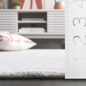 Safavieh Ebony Hand-tufted Wool Rug - Timeless Elegance For Hallways, Cozy Comfort, Artisan Crafted Quality Ivory ,Dark Grey Wool Ebn224g-6sq