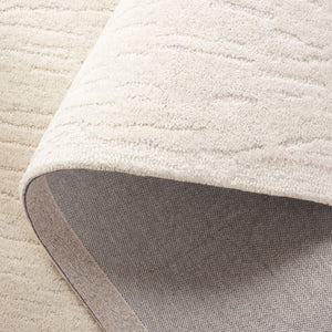 Safavieh Ebony Hand Tufted Wool And Cotton Area Rug - Elegant Design For Sophisticated Home Decor Comfort Green ,Ivory Wool & Cotton Ebn230f-4