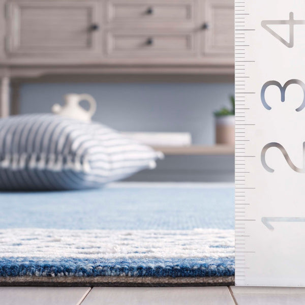 Safavieh Ebony Hand-tufted Area Rug In Grey And Ivory - Luxurious Wool, Modern Design For Any Space Blue ,Ivory Indian Wool Pile Ebn275m-6