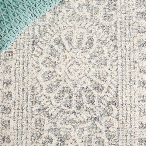 Safavieh Ebony 310 EBN310 Hand Tufted  Rug Ivory / Grey EBN310F-8