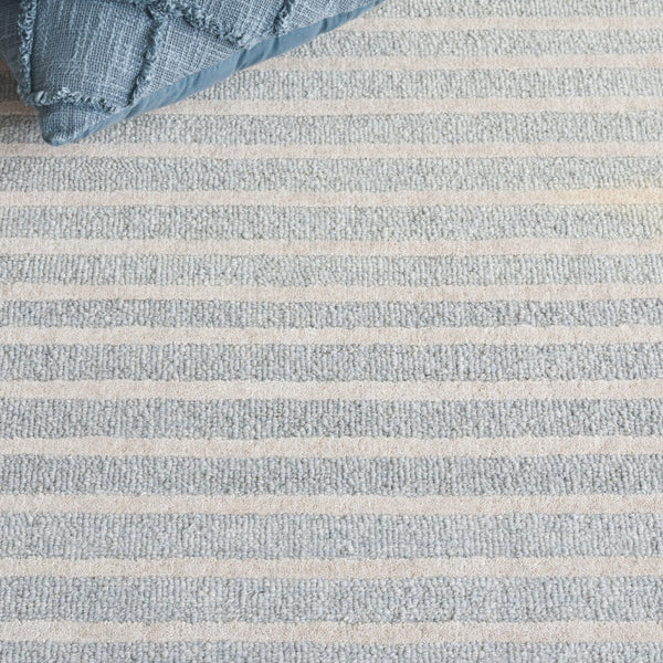 Safavieh Ebony Hand-tufted Area Rug - Luxurious Wool Blend For Elegant Living Spaces And Cozy Interiors Light Blue ,Ivory 80% Wool,20% Cotton Ebn325m-4