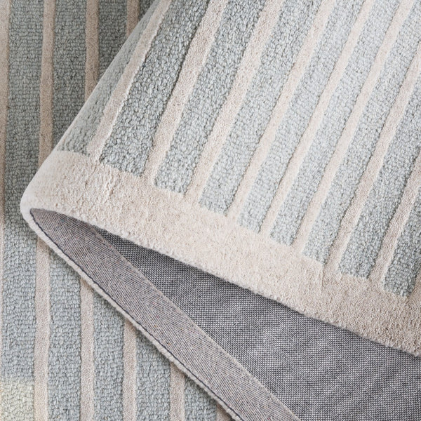 Safavieh Ebony Hand-tufted Area Rug - Luxurious Wool Blend For Elegant Living Spaces And Cozy Interiors Light Blue ,Ivory 80% Wool,20% Cotton Ebn325m-4