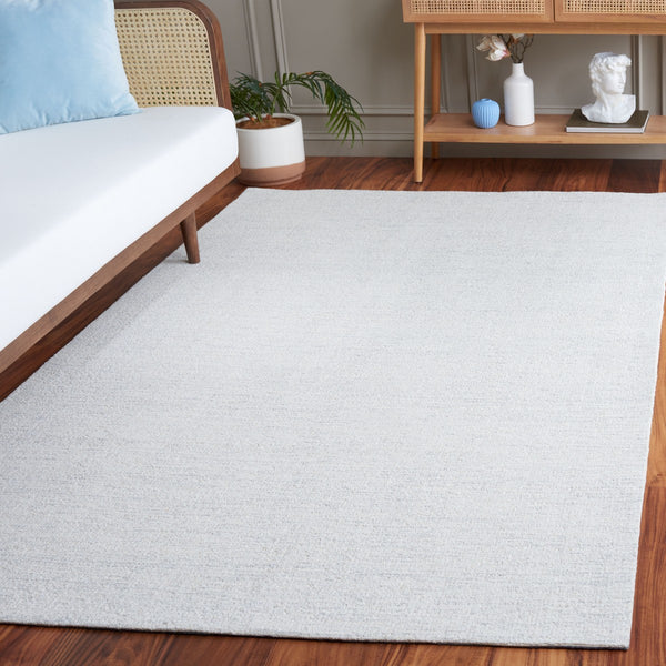 Safavieh Ebony 353 Hand Tufted  Rug Light Grey / Ivory 6' x 6' Round