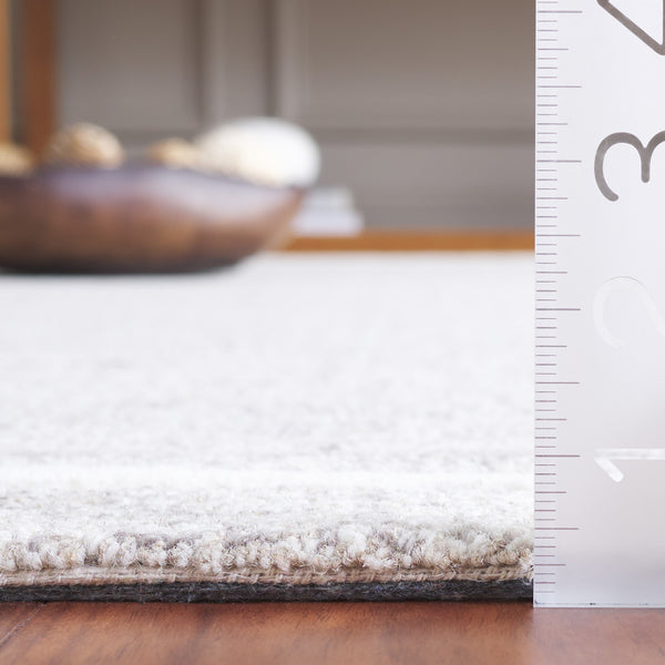 Safavieh Ebony Hand-tufted Wool-cotton Blend Runner Rug - Luxurious Style For Modern Home Décor Elegance Grey ,Ivory 80% Wool,20% Cotton Ebn363f-6sq