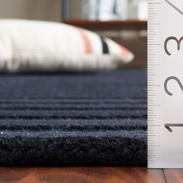Safavieh Ebony Modern Hand-tufted Area Rug - Luxurious Wool & Cotton Blend For Cozy Home Décor Excellence Charcoal 80% Wool,20% Cotton Ebn404h-3