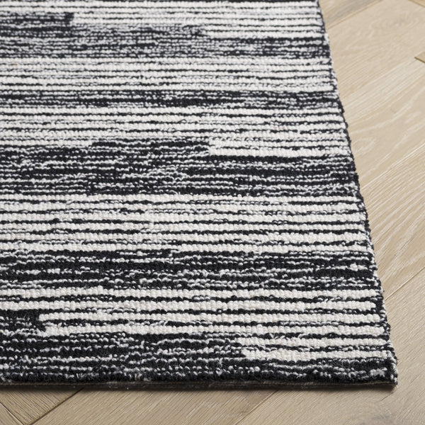 Safavieh Ebony Hand Tufted Area Rug - Luxurious Runner For Hallways, Crafted In India With Premium Materials Black ,Ivory 80% Wool % 20% Cotton Ebn526z-5