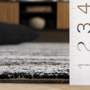 Safavieh Ebony Hand Tufted Area Rug - Luxurious Runner For Hallways, Crafted In India With Premium Materials Black ,Ivory 80% Wool % 20% Cotton Ebn526z-5