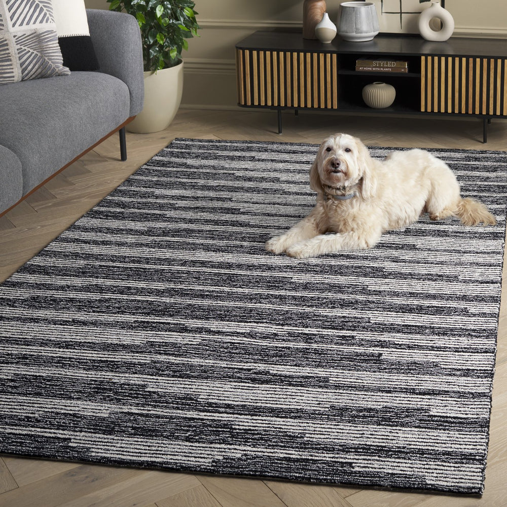 Safavieh Ebony Hand Tufted Area Rug - Luxurious Runner For Hallways, Crafted In India With Premium Materials Black ,Ivory 80% Wool % 20% Cotton Ebn526z-5
