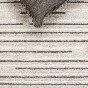 Safavieh Ebony Hand-tufted Runner Rug - Luxurious Gray And Black Design For Stylish Hallways And Spaces Grey ,Black 80% Wool % 20% Cotton Ebn527f-5