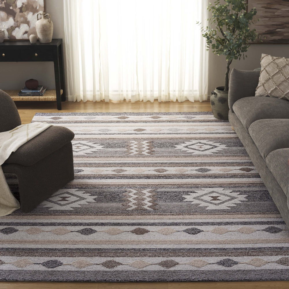 Safavieh Ebony Hand-tufted Runner Rug - Luxurious Wool Blend, Geometric Design For Elegant Home Décor Brown ,Grey 80% Wool % 20% Cotton Ebn530t-8