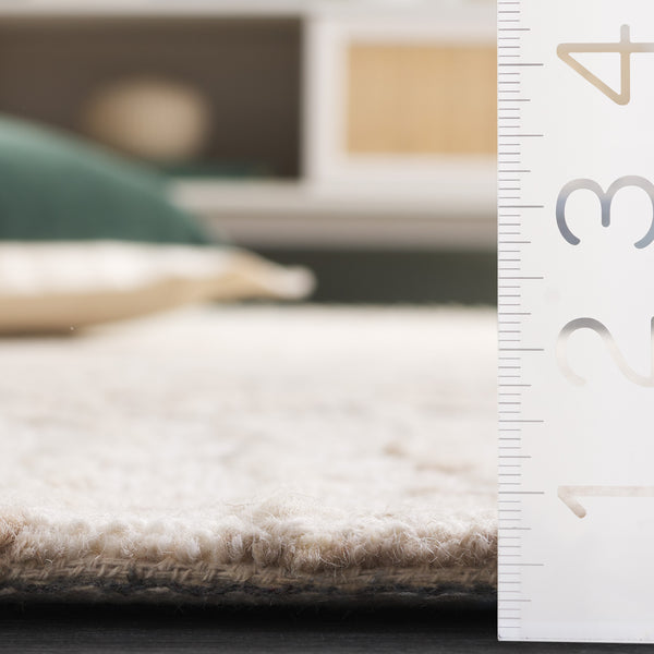 Safavieh Ebony Handcrafted Runner Area Rug - Modern Elegance For Hallways With Soft Wool-cotton Blend Beige ,Grey 80% Wool,20% Cotton Ebn534b-5