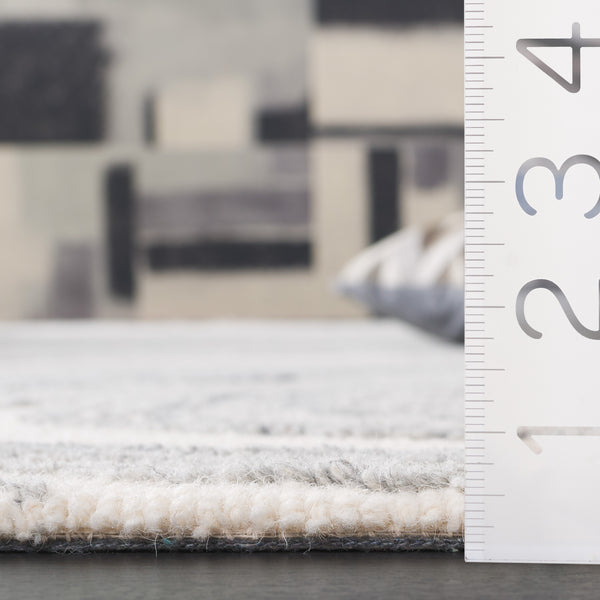 Safavieh Ebony Hand Tufted Runner Rug - Luxurious Ivory And Beige Design For Modern Home Décor Elegance Ivory ,Grey 80% Wool,20% Cotton Ebn551f-5