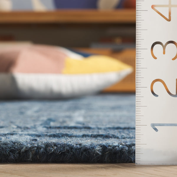 Safavieh Ebony Luxurious Hand-tufted Area Rug - Artisan Crafted, Soft Wool Blend, Timeless Design For Any Room Navy 80% Wool 10% Cotton Ebn750n-28