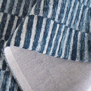 Safavieh Ebony Hand-tufted Wool & Cotton Rug - Elegant Stripe Design For Timeless Home Décor And Comfort Navy ,Light Blue 80% Wool 10% Cotton Ebn751n-4
