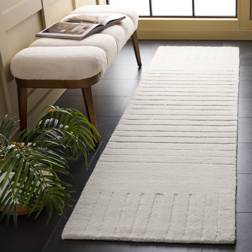 Safavieh Ebony Hand-tufted Area Rug - Luxurious Wool-cotton Blend, Elegant Design For Any Living Space Ivory Wool & Cotton Ebn820a-4