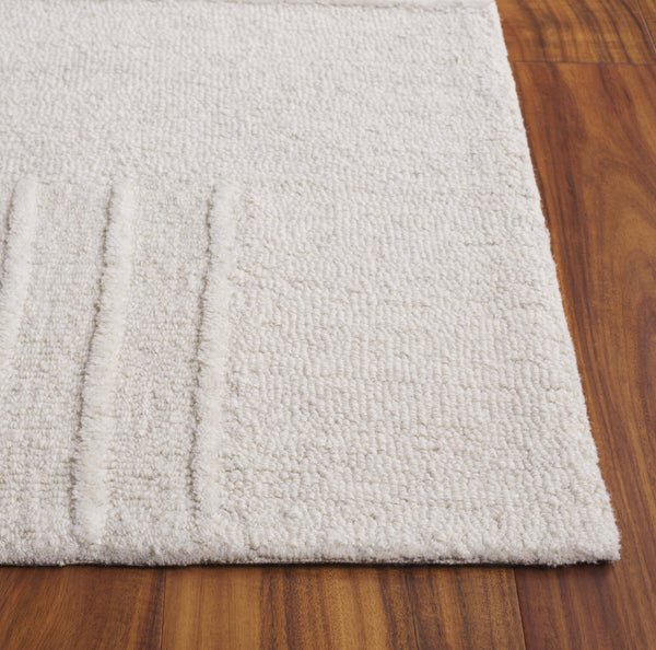 Safavieh Ebony Hand-tufted Runner Rug - Luxurious Wool And Cotton Blend, Timeless Elegance For Any Space Ivory Wool & Cotton Ebn820a-5