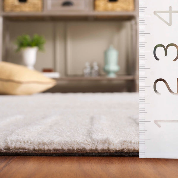 Safavieh Ebony Hand-tufted Area Rug - Luxurious Wool-cotton Blend, Elegant Design For Any Living Space Ivory Wool & Cotton Ebn820a-4