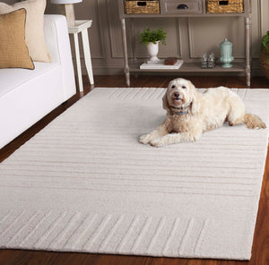 Safavieh Ebony Hand-tufted Area Rug - Luxurious Wool-cotton Blend, Elegant Design For Any Living Space Ivory Wool & Cotton Ebn820a-4