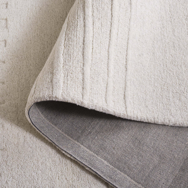 Safavieh Ebony Hand-tufted Runner Rug - Luxurious Wool And Cotton Blend, Timeless Elegance For Any Space Ivory Wool & Cotton Ebn820a-5