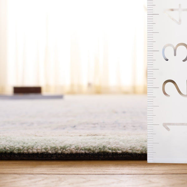 Safavieh Ebony Hand-tufted Area Rug - Exquisite Wool & Cotton Blend With Geometric Pattern For Elegant Spaces Green ,Ivory Wool & Cotton Ebn822y-3