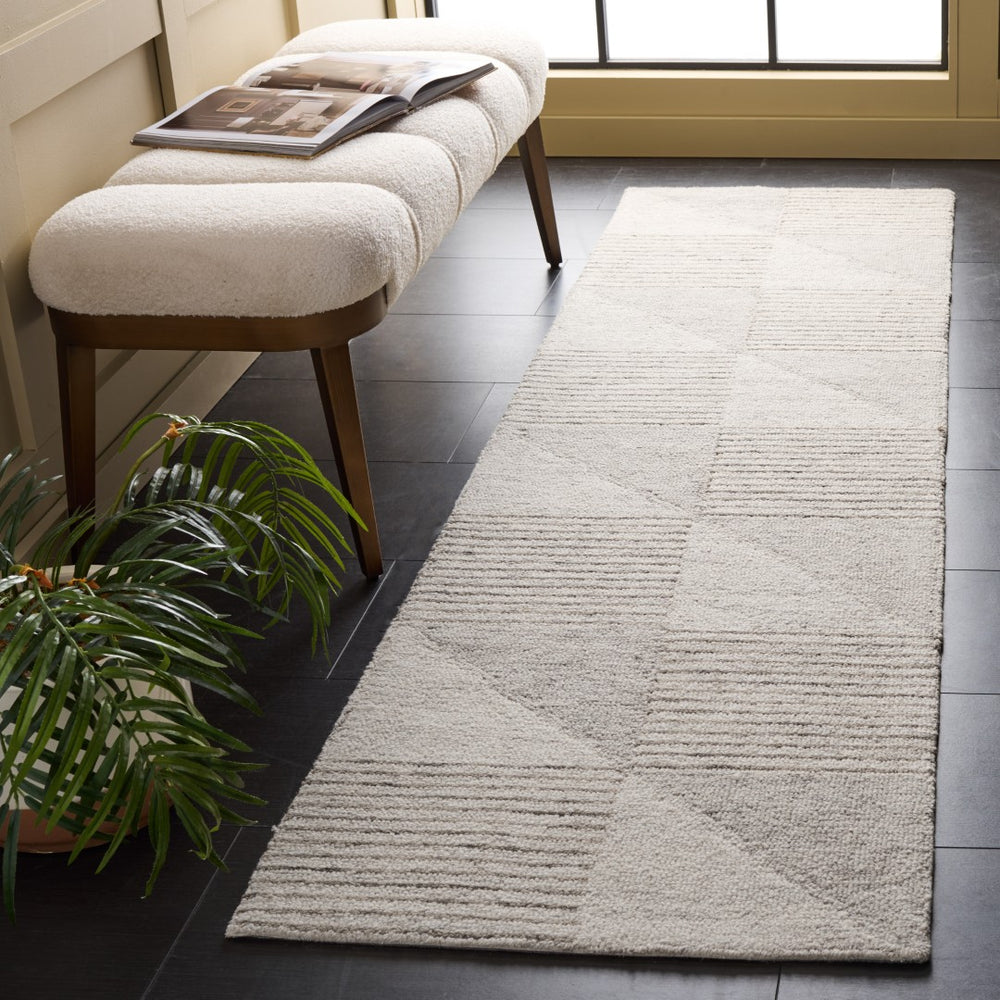 Safavieh Ebony Hand-tufted Area Rug: Elegant Geometric Design In Plush Wool-cotton Blend For Cozy Spaces Grey Wool & Cotton Ebn823f-8