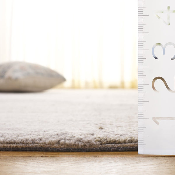 Safavieh Ebony Hand-tufted Area Rug: Elegant Geometric Design In Plush Wool-cotton Blend For Cozy Spaces Grey Wool & Cotton Ebn823f-8