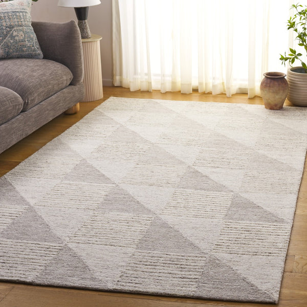 Safavieh Ebony Hand-tufted Area Rug: Elegant Geometric Design In Plush Wool-cotton Blend For Cozy Spaces Grey Wool & Cotton Ebn823f-8