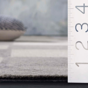 Safavieh Ebony Wool & Cotton Runner Rug – Handcrafted Elegance With Modern Checkerboard Design For Luxury Homes Ivory ,Grey Wool & Cotton Ebn824f-5