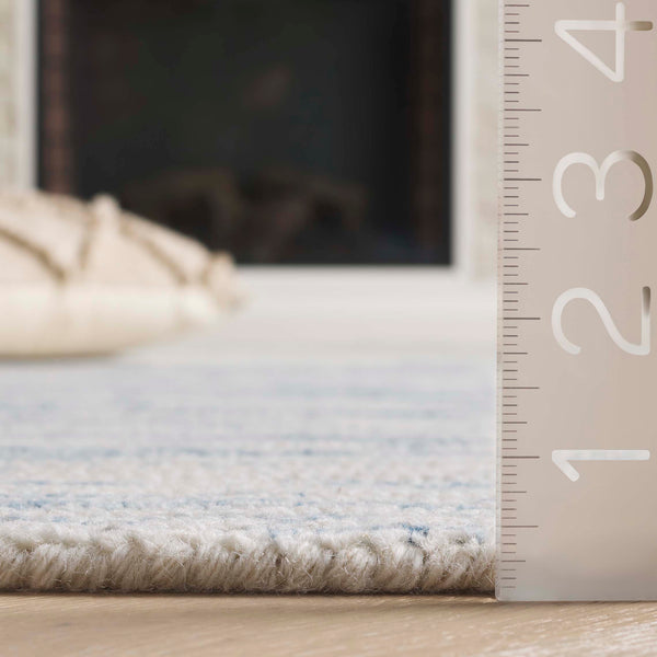 Safavieh Ebony Exquisite Hand-tufted Area Rug In Soft Wool & Cotton Blend For Modern Home Elegance Ivory ,Light Blue 80% Wool,20% Cotton Ebn915a-29