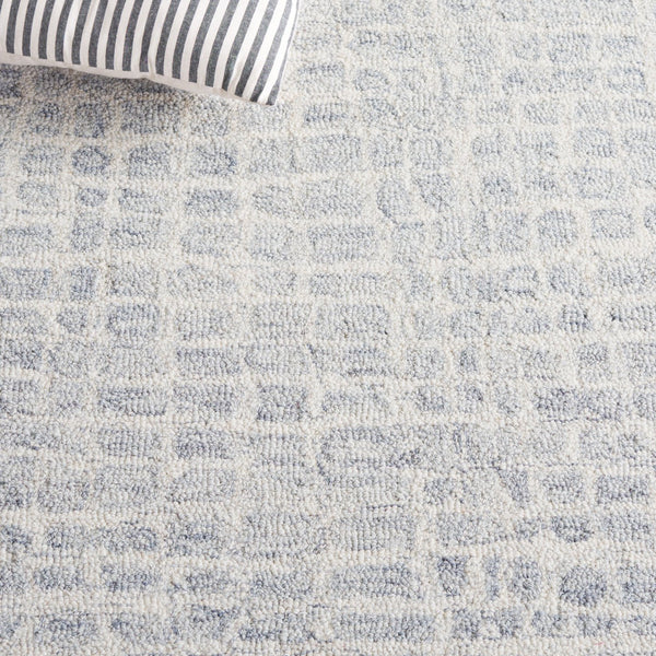 Safavieh Ebony Luxurious Hand-tufted Area Rug In Elegant Ivory & Light Blue - Enhance Your Home Decor Today! Ivory ,Light Blue 80% Wool,20% Cotton Ebn920l-6