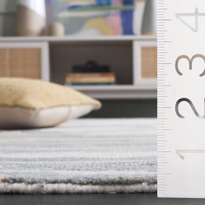 Safavieh Ebony Hand-tufted Modern Runner Rug - Luxurious Grey And Ivory Design For Elegant Interiors Grey ,Ivory 80% Wool,20% Cotton Ebn924f-5