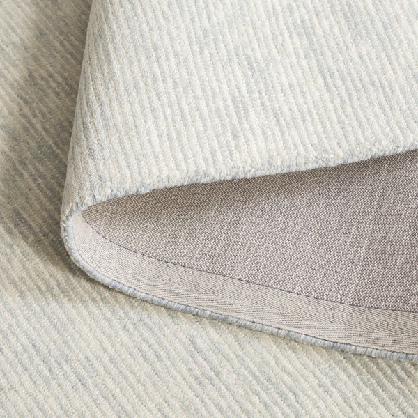 Safavieh Ebony Hand-tufted Wool-cotton Area Rug - Luxurious Medium Pile For Comfort And Style In Any Space Turquoise ,Ivory 80% Wool 20% Cotton Ebn950k-5