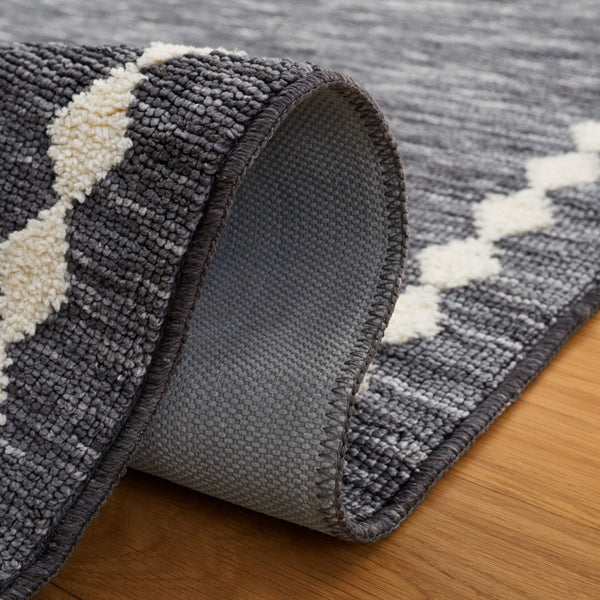 Safavieh Easy Care Chic Geometric Runner Rug - Contemporary Design In Elegant Grey And Ivory For Modern Spaces Grey ,Ivory Polyester Ecr110f-212