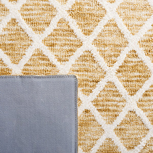 Safavieh Easy Care Contemporary Power Loomed Rug In Elegant Golden Ivory – Durable, Washable & Stylish Décor Gold ,Ivory Polyester Ecr113d-210