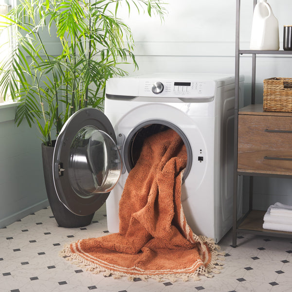 Safavieh Easy Care Handcrafted Area Rug - Luxurious Cotton Design With Elegant Tassel, Washable & Durable Rust ,Ivory Cotton Ecr201p-7r