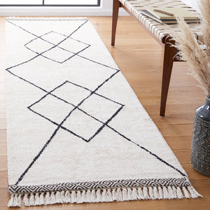 Safavieh Easy Hand Woven Cotton Area Rug - Minimalist Charm With Timeless Elegance, Washable For Easy Care Ivory ,Black Cotton Ecr210a-2