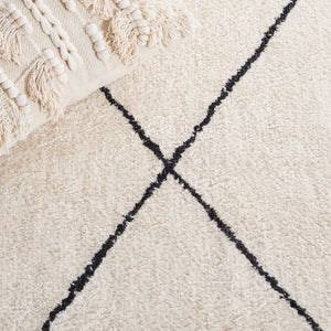 Safavieh Easy Hand Woven Cotton Area Rug - Minimalist Charm With Timeless Elegance, Washable For Easy Care Ivory ,Black Cotton Ecr210a-2