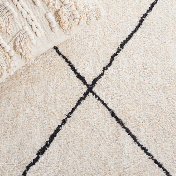 Safavieh Easy Hand Woven Cotton Area Rug - Minimalist Charm With Timeless Elegance, Washable For Easy Care Ivory ,Black Cotton Ecr210a-2