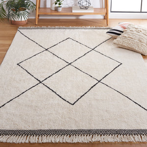 Safavieh Easy Hand Woven Cotton Area Rug - Minimalist Charm With Timeless Elegance, Washable For Easy Care Ivory ,Black Cotton Ecr210a-2