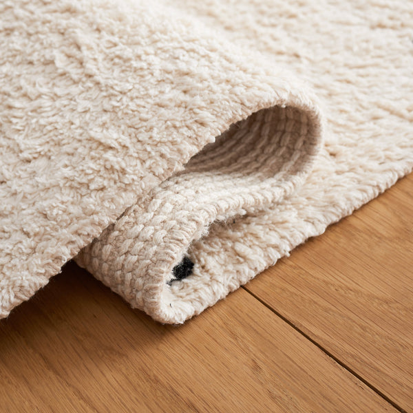 Safavieh Easy Care Hand-woven Cotton Rug - Elegant Ivory And Pink Design For Warmth And Style In Your Home Ivory ,Black Cotton Ecr212z-4r